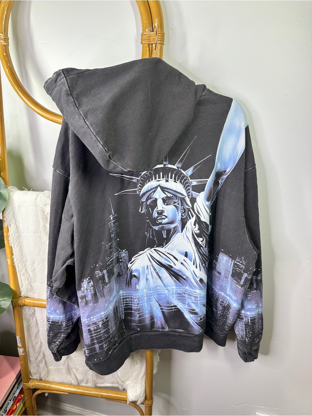 KITH NY To The World Neon Liberty Vintage Nelson Hoodie sz XXL - Picture 3 of 7